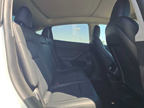 Used 2022 Tesla Model Y Long Range AWD/4WD image 12