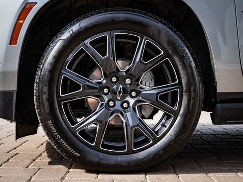 Used 2025 Chevrolet Tahoe High Country image 13