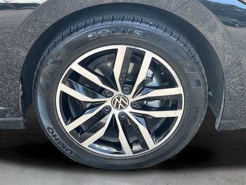 Used 2025 Volkswagen Jetta SE FWD image 6
