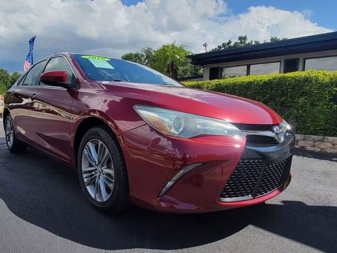 Used 2016 Toyota Camry SE image 9