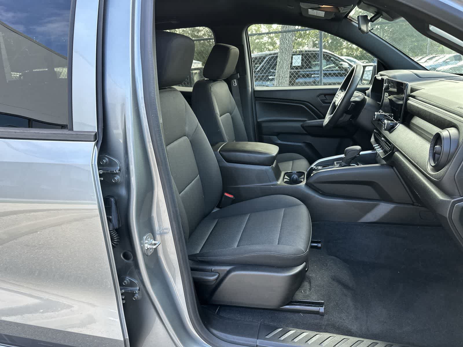 Used 2024 Chevrolet Colorado W/T w/ WT Convenience Package II RWD image 9