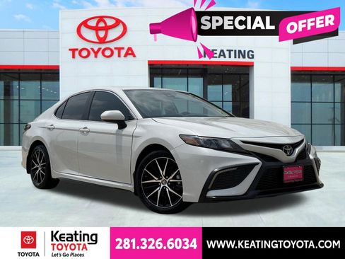Used 2024 Toyota Camry SE FWD image 1