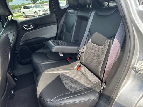 Used 2024 Jeep Compass Latitude AWD/4WD image 41