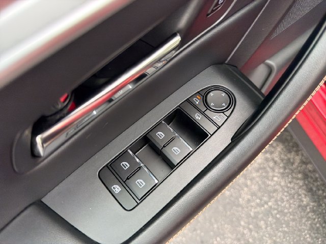 Used 2025 MAZDA CX-70 Plug-In Hybrid w/ Premium Plus AWD/4WD image 11