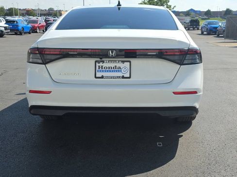 Used 2025 Honda Accord SE image 6