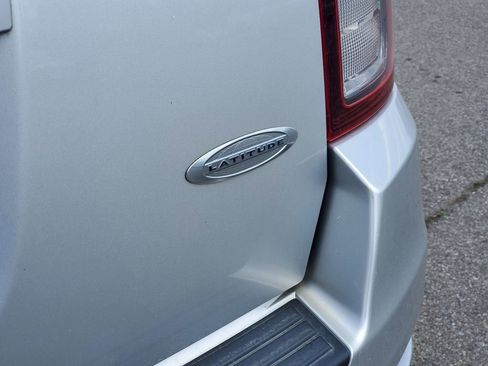 Used 2014 Jeep Compass Latitude w/ Sun/Sound Group AWD/4WD image 8