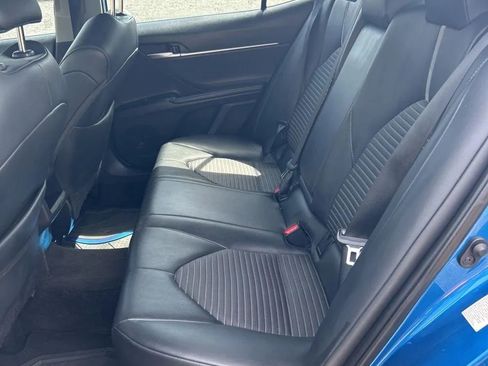 Used 2019 Toyota Camry SE image 6