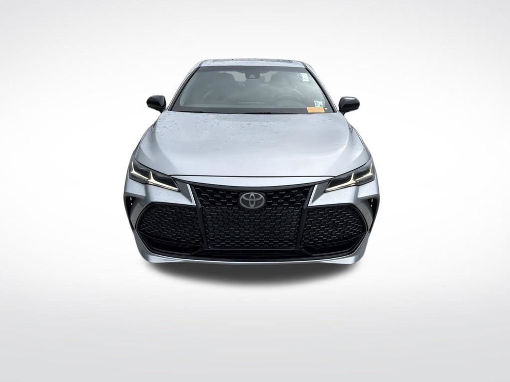 Used 2019 Toyota Avalon Touring FWD image 3