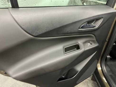 Used 2023 Chevrolet Equinox LT image 22