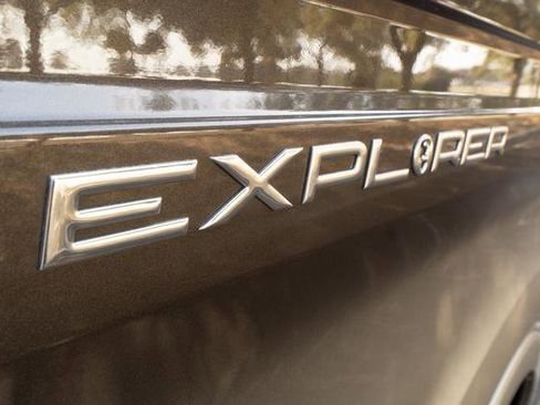 Used 2016 Ford Transit 150 XLT image 47