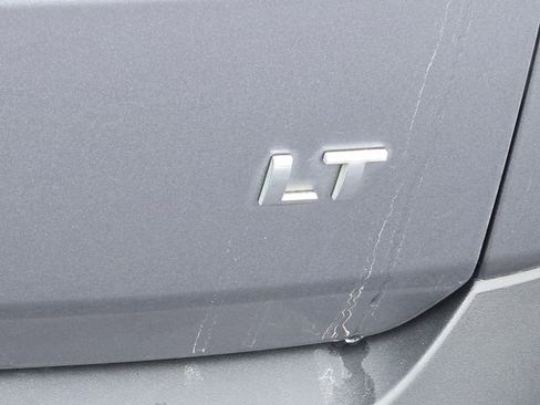 Used 2020 Chevrolet Traverse LT image 15