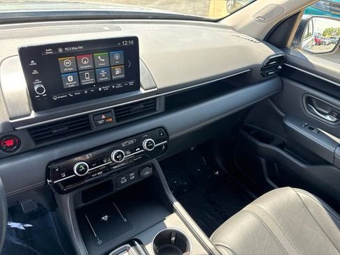 Used 2025 Honda Pilot Touring image 20