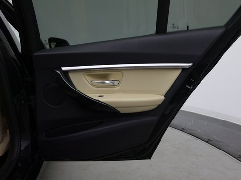 Used 2018 BMW 330i Sedan RWD image 16