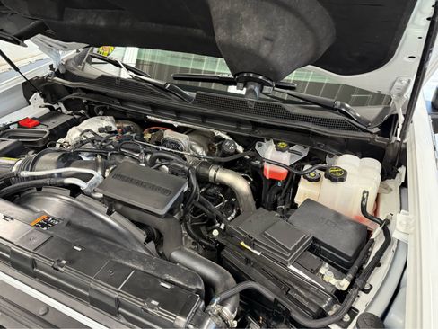 Used 2025 Chevrolet Silverado 3500 LTZ w/ LTZ Plus Package image 48