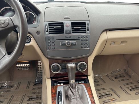 Used 2010 Mercedes-Benz C 300 Sedan image 11