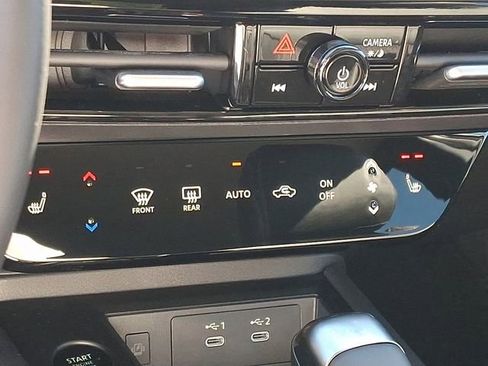 New 2026 Nissan Kicks SR w/ Cold Weather Package image 14