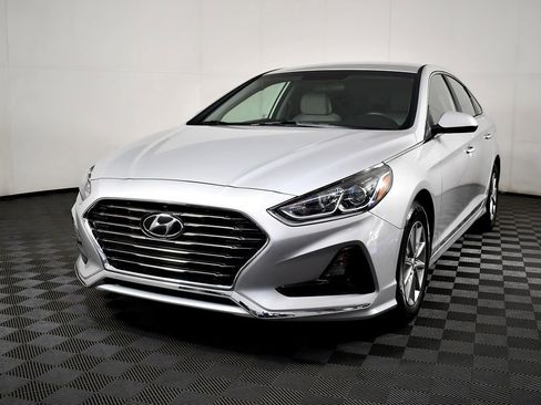 Used 2019 Hyundai Sonata SE image 3