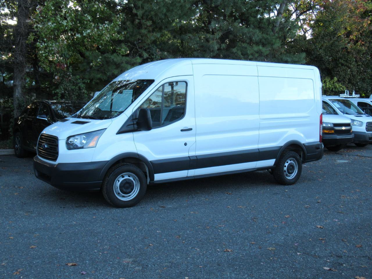 Used 2018 Ford Transit 250 148 Medium Roof RWD image 2
