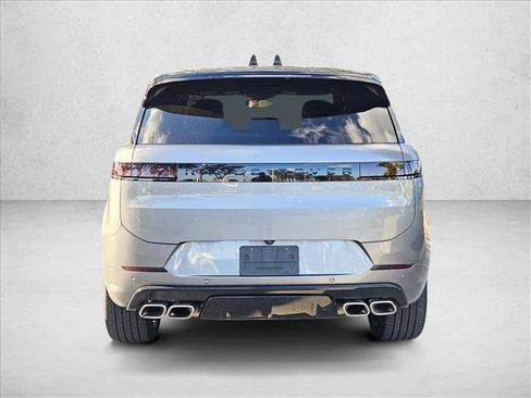 Used 2025 Land Rover Range Rover Sport Dynamic SE image 7