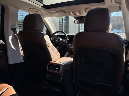 Used 2025 Mercedes-Benz GLE 350 4MATIC image 46