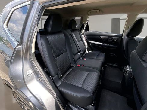 Used 2019 Nissan Rogue S FWD image 29