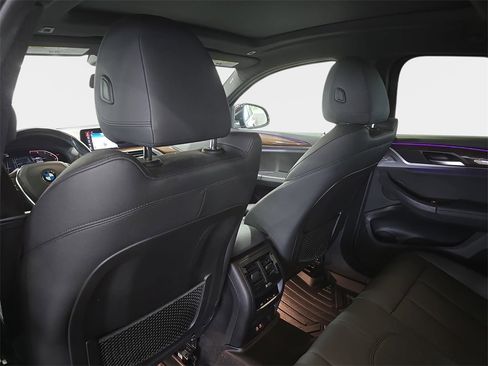 Used 2021 BMW X4 xDrive30i w/ Convenience Package image 13