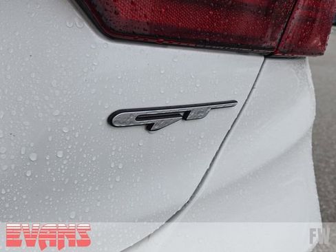 Used 2023 Kia Forte GT image 3