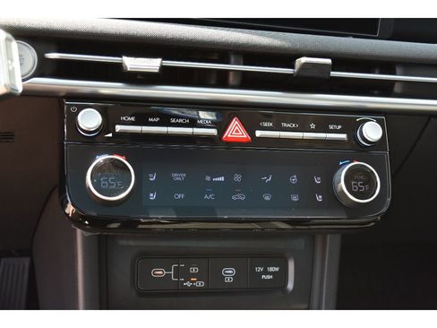 New 2025 Hyundai Tucson Limited image 24