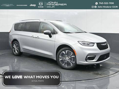 New 2026 Chrysler Pacifica Pinnacle image 1