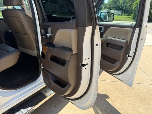 Used 2015 Chevrolet Silverado 1500 LTZ w/ LTZ Plus Package AWD/4WD image 23
