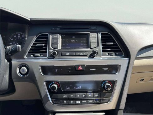 Used 2016 Hyundai Sonata SE FWD image 29