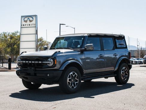 Used 2024 Ford Bronco Outer Banks AWD/4WD image 1