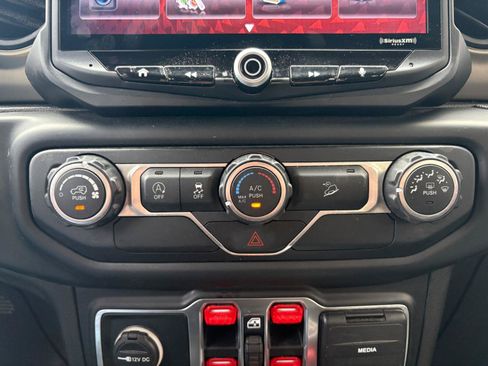 Used 2019 Jeep Wrangler Unlimited Sport S AWD/4WD image 29