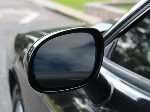 Used 2010 Dodge Challenger SE image 31