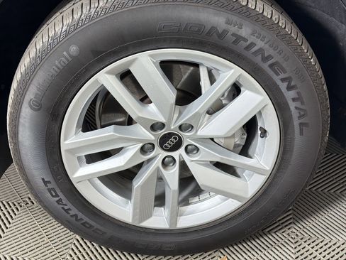 Certified 2023 Audi Q5 2.0T Premium w/ Convenience Package image 12