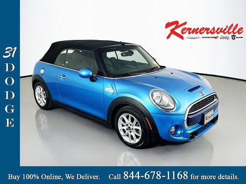 Used 2018 MINI Cooper S image 1