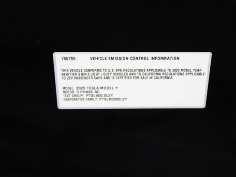 Used 2023 Tesla Model Y Performance image 37