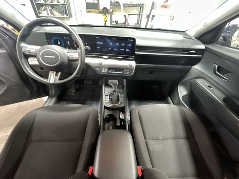 Used 2025 Hyundai Kona SEL image 21