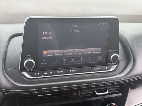 Used 2023 Nissan Rogue SV image 27