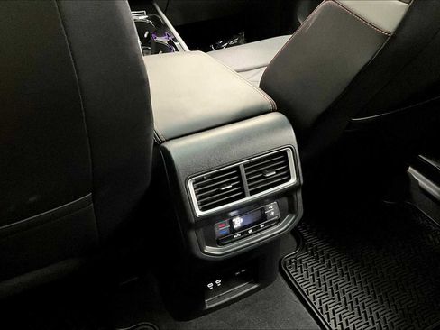 Used 2025 Volkswagen Atlas Peak Edition SE image 38