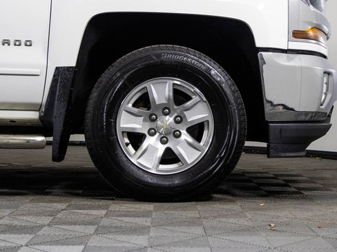 Used 2018 Chevrolet Silverado 1500 LT w/ All Star Edition image 40