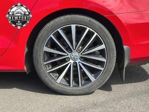 Used 2016 Volkswagen Jetta Sport FWD image 9