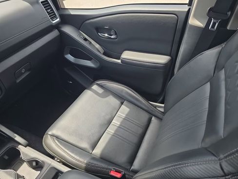 Certified 2024 Nissan Frontier SL AWD/4WD image 15
