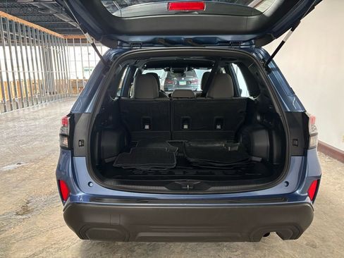 Used 2025 Subaru Forester Base image 6