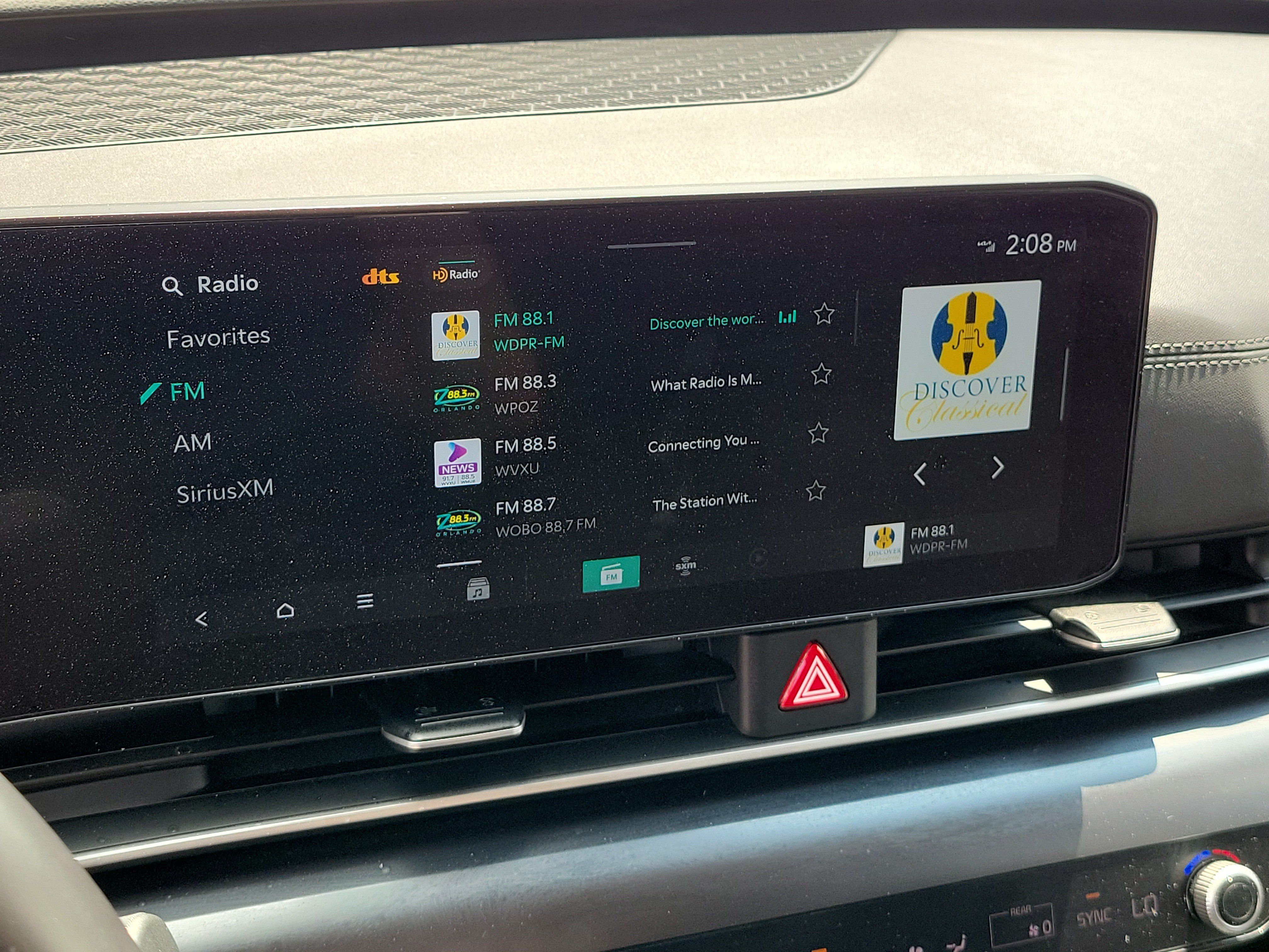 Used 2025 Kia Carnival FWD image 24