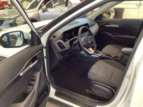 Certified 2024 Kia Seltos LX AWD/4WD image 12