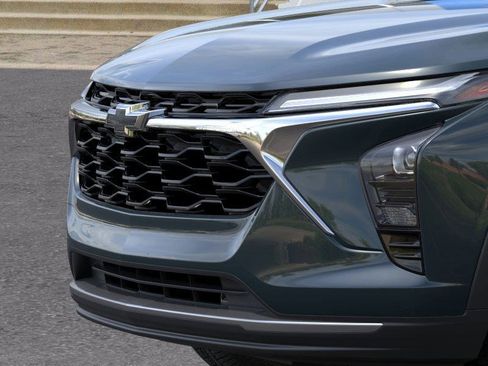 New 2025 Chevrolet Trax LT w/ Sunroof Package image 13