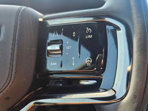 Used 2026 Land Rover Range Rover Velar Dynamic SE AWD/4WD image 31