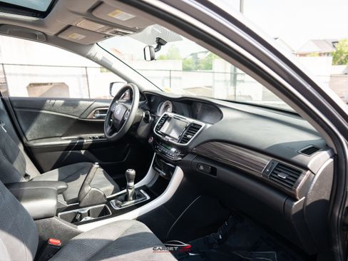 Used 2017 Honda Accord EX image 15