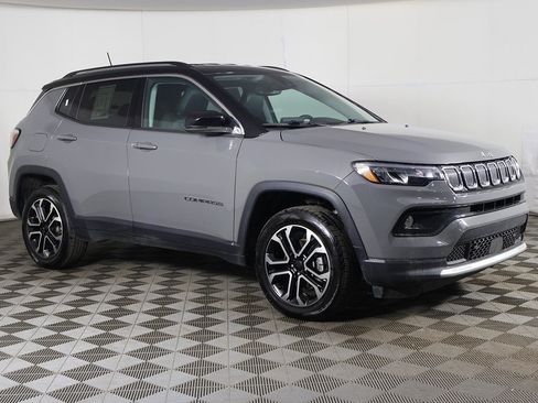 Used 2022 Jeep Compass Limited image 2